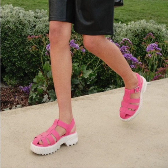 SOREL BERRY FRESH SANDALS w buckle detail!! These are adorable! Quality!! 8.5 - Picture 10 of 10